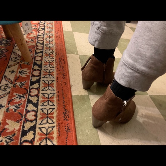 Brown suede ankle boot - Picture 4 of 6